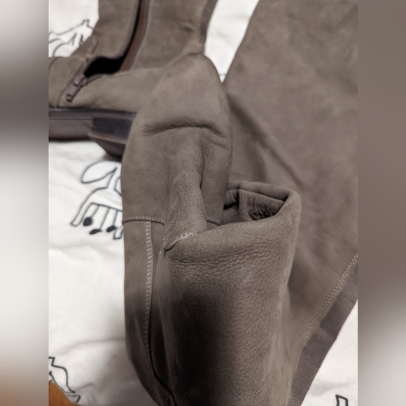 Aldo knee high suede boots women's size 8.5, ash colored - Picture 2 of 6